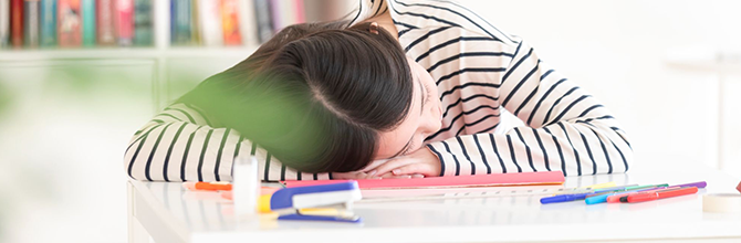 「勉強は昼寝で効率アップ！学習効果を高める仮眠の取り方を解説」サムネイル画像
