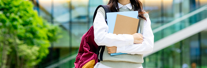 「短大(短期大学)のメリット・デメリットとは?4年制大学と比較しながら解説」サムネイル画像