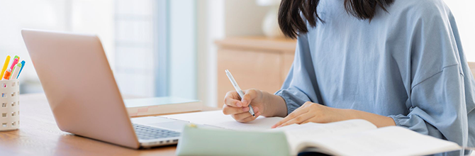 「勉強中の服装は何がおすすめ?自宅や塾で着る服について解説」サムネイル画像