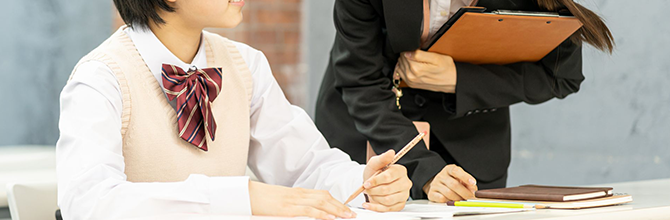 「個別指導と集団指導の違いは何？塾選びのポイントも併せて解説」サムネイル画像