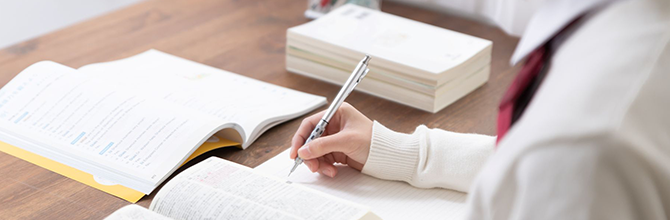 「勉強の先延ばし癖をなくすには？気分を切り替えて集中する方法を紹介」サムネイル画像